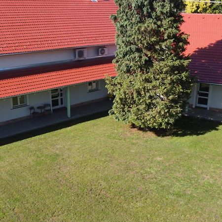 Kira Panzio Bed & Breakfast Lengyeltoti Dış mekan fotoğraf