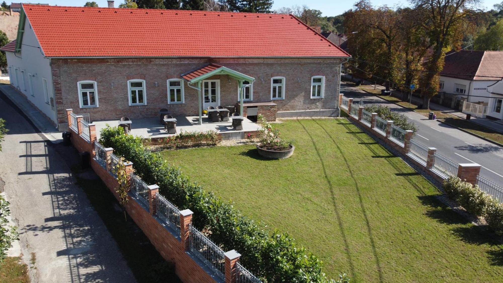 Kira Panzio Bed & Breakfast Lengyeltoti Dış mekan fotoğraf